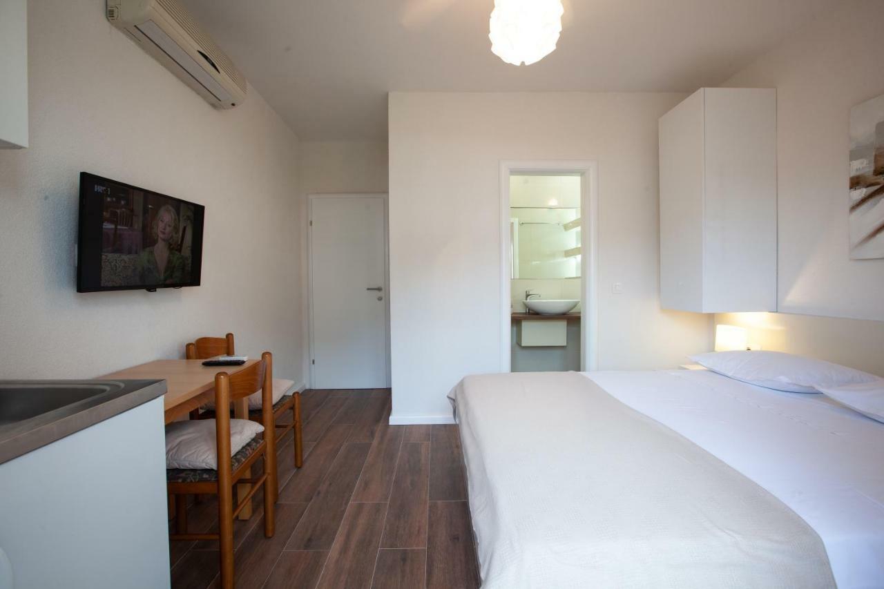 Apartmani Tina 포드고라 외부 사진