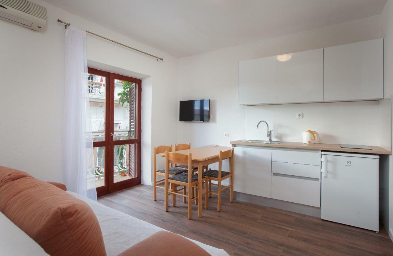 Apartmani Tina 포드고라 외부 사진