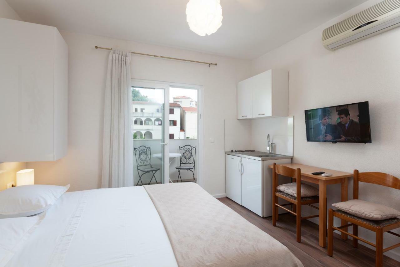 Apartmani Tina 포드고라 외부 사진