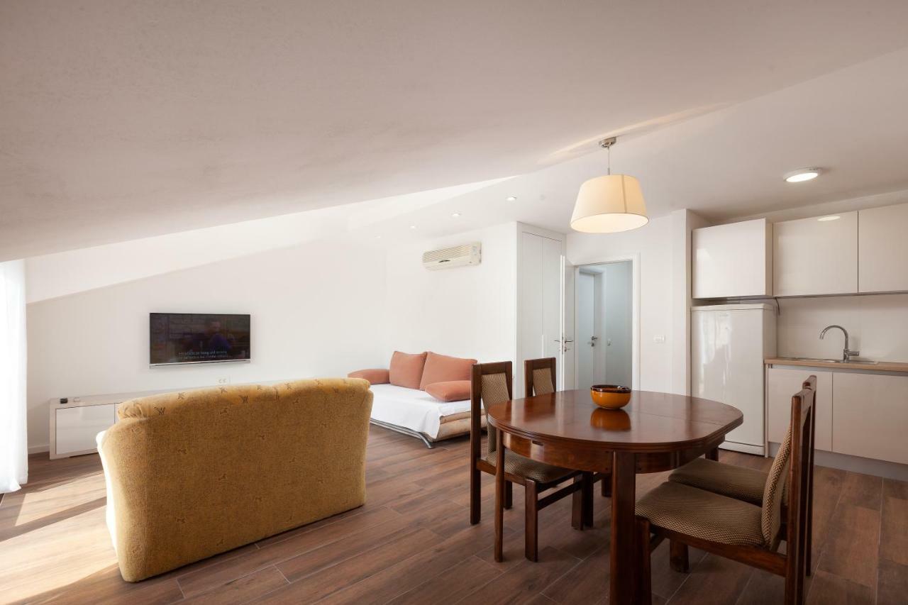 Apartmani Tina 포드고라 외부 사진